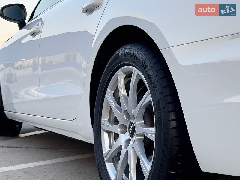 Седан Audi A4 2022 в Одессе