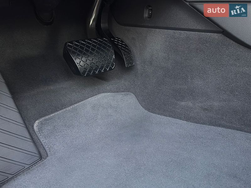 Седан Audi A4 2022 в Одессе