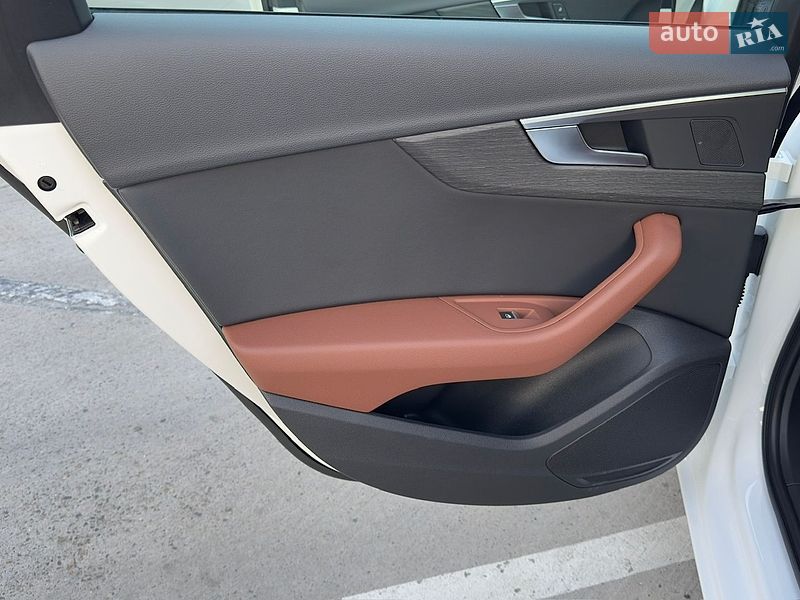 Седан Audi A4 2022 в Одессе