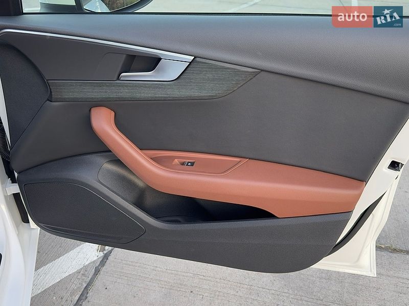 Седан Audi A4 2022 в Одессе