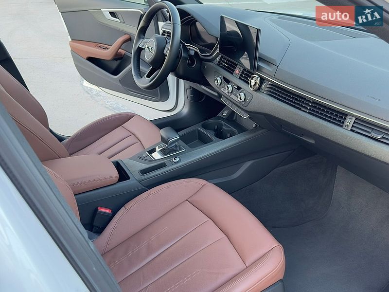 Седан Audi A4 2022 в Одессе