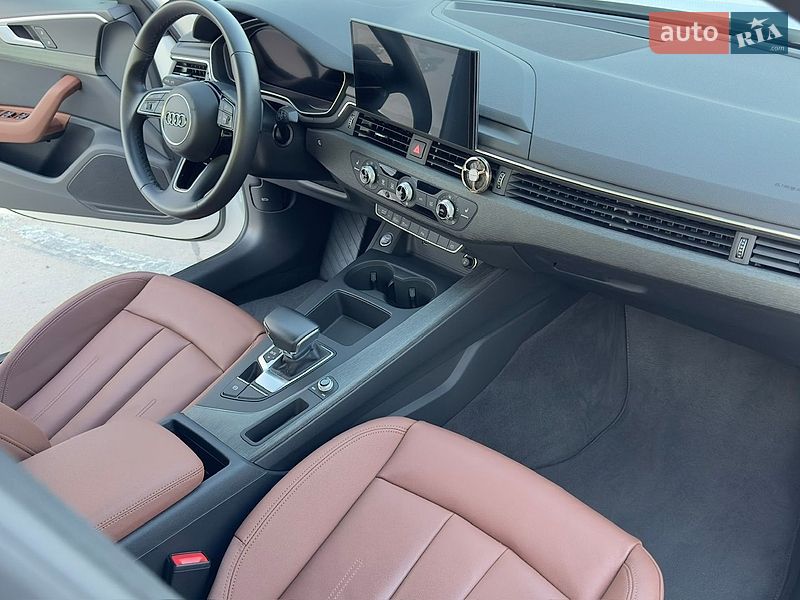 Седан Audi A4 2022 в Одессе