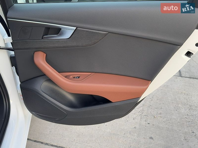 Седан Audi A4 2022 в Одессе