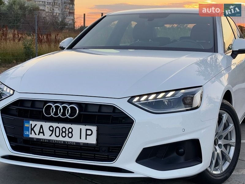 Седан Audi A4 2022 в Одессе