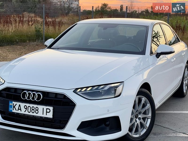 Седан Audi A4 2022 в Одессе