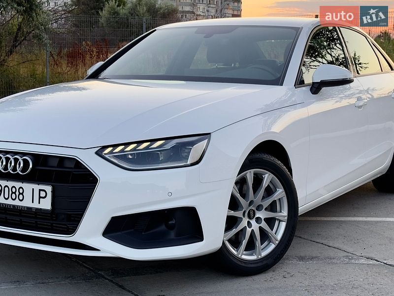 Седан Audi A4 2022 в Одессе