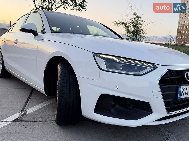 Седан Audi A4 2022 в Одессе
