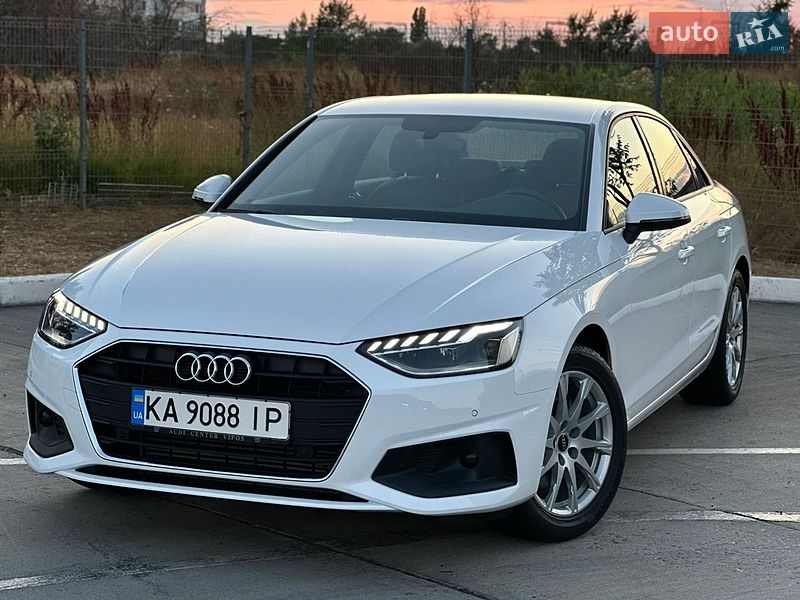 Седан Audi A4 2022 в Одессе