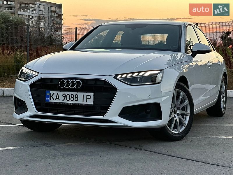 Седан Audi A4 2022 в Одессе