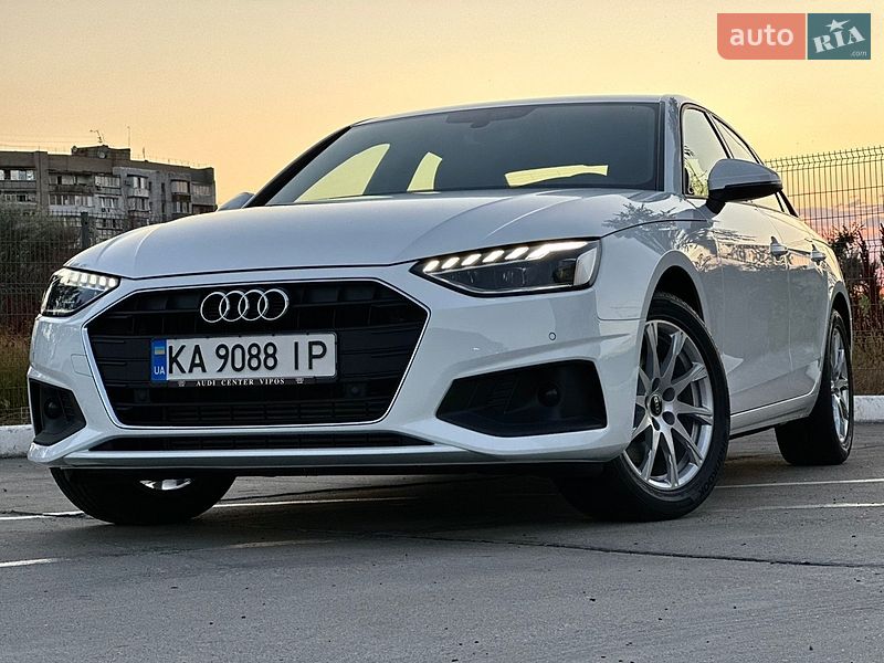 Седан Audi A4 2022 в Одессе