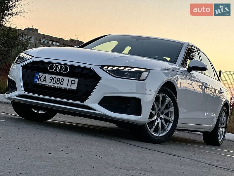 Седан Audi A4 2022 в Одессе