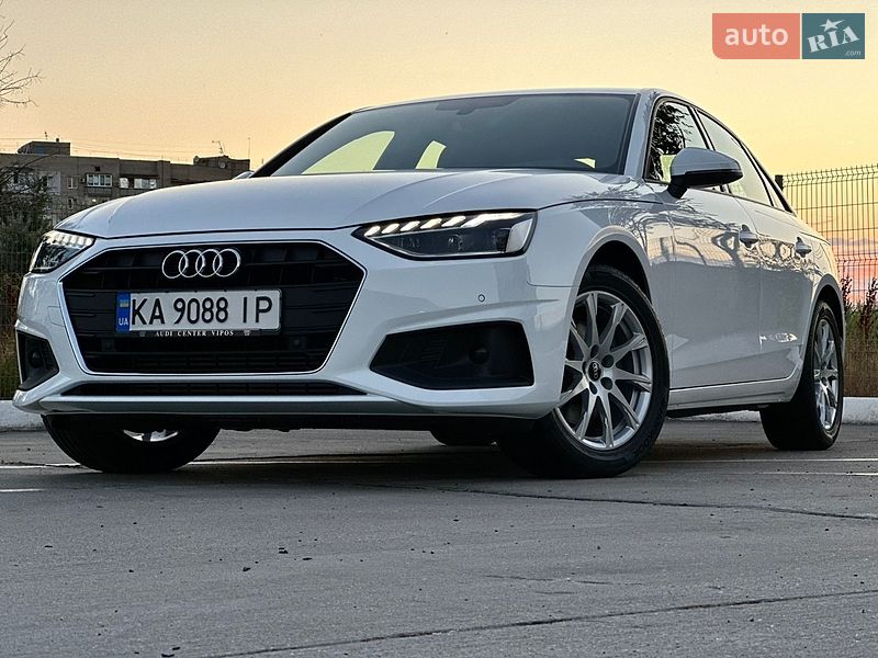 Седан Audi A4 2022 в Одессе