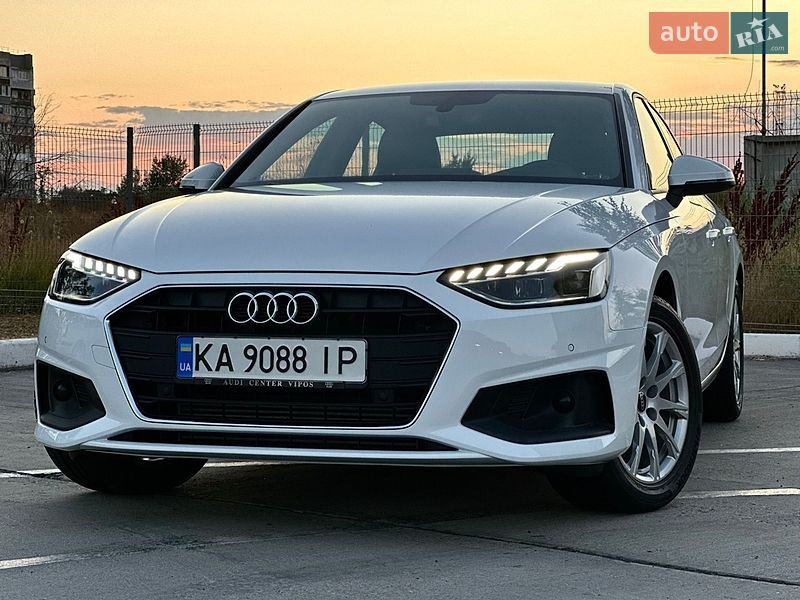 Седан Audi A4 2022 в Одессе