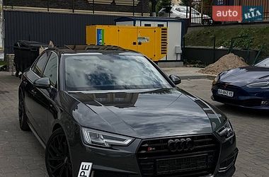 Audi A4  2016