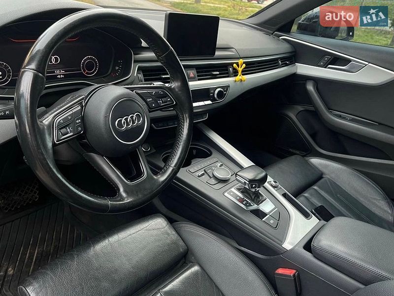 Седан Audi A4 2016 в Киеве