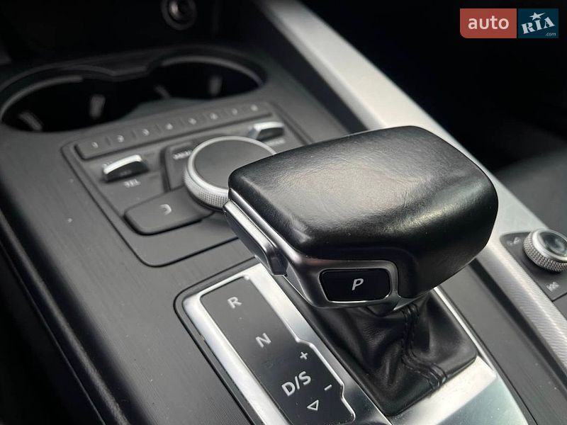 Седан Audi A4 2016 в Киеве