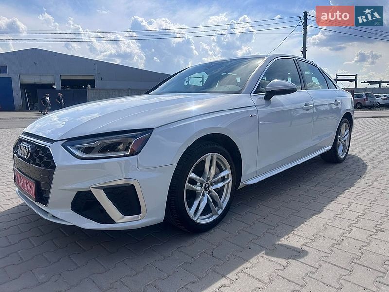 Седан Audi A4 2021 в Нововолынске