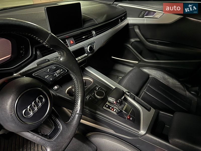 Седан Audi A4 2016 в Киеве