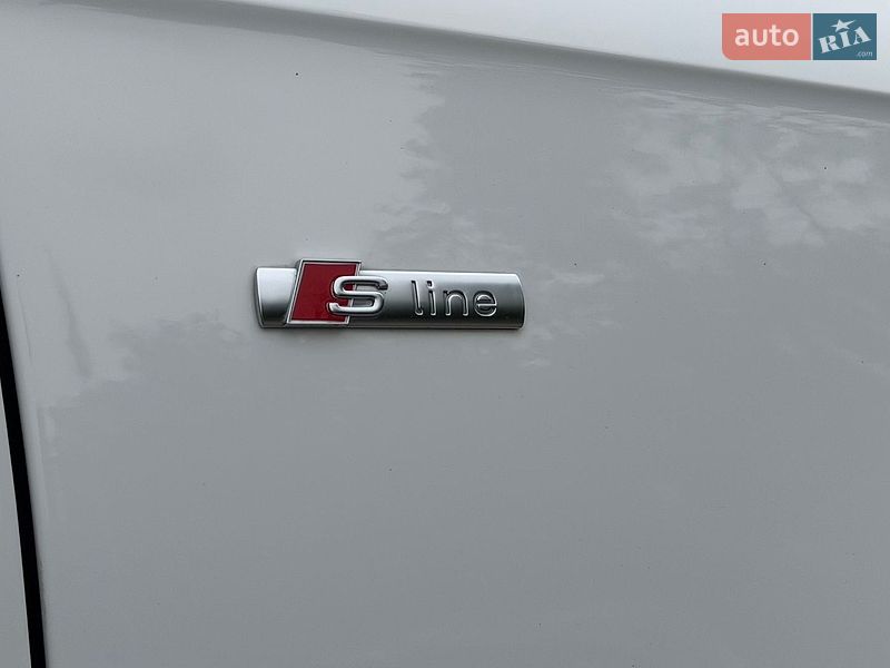 Седан Audi A4 2015 в Львове