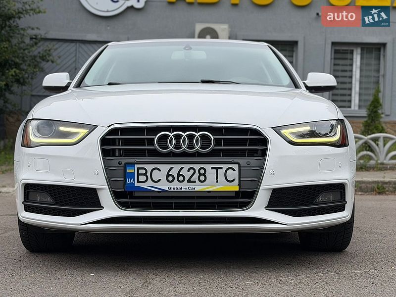 Седан Audi A4 2015 в Львове