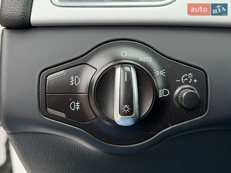 Седан Audi A4 2015 в Львове