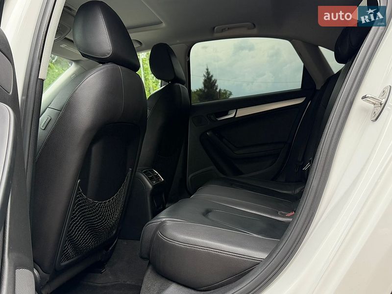 Седан Audi A4 2015 в Львове