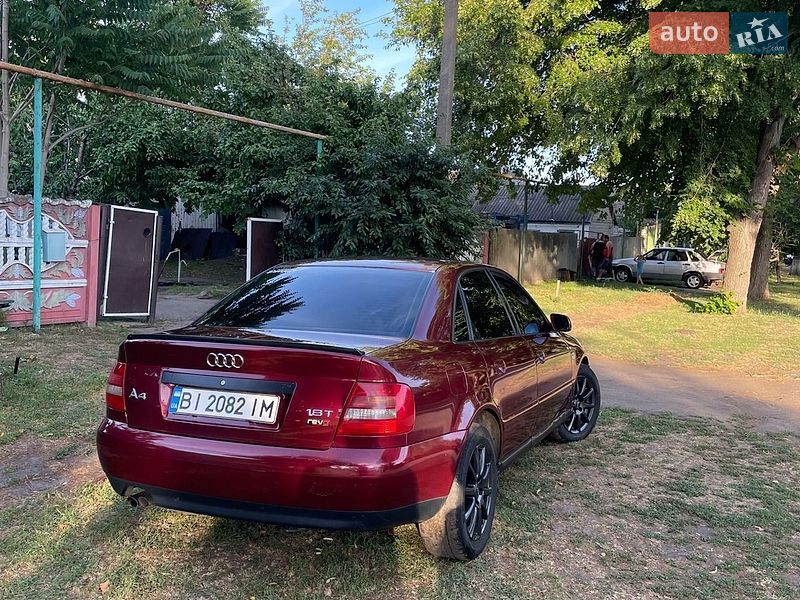 Седан Audi A4 1999 в Глобиному