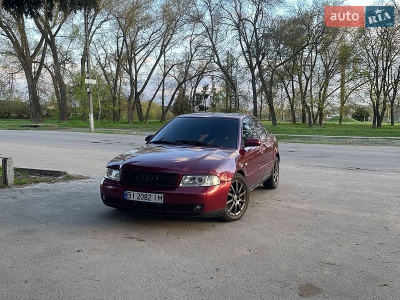 Седан Audi A4 1999 в Глобиному