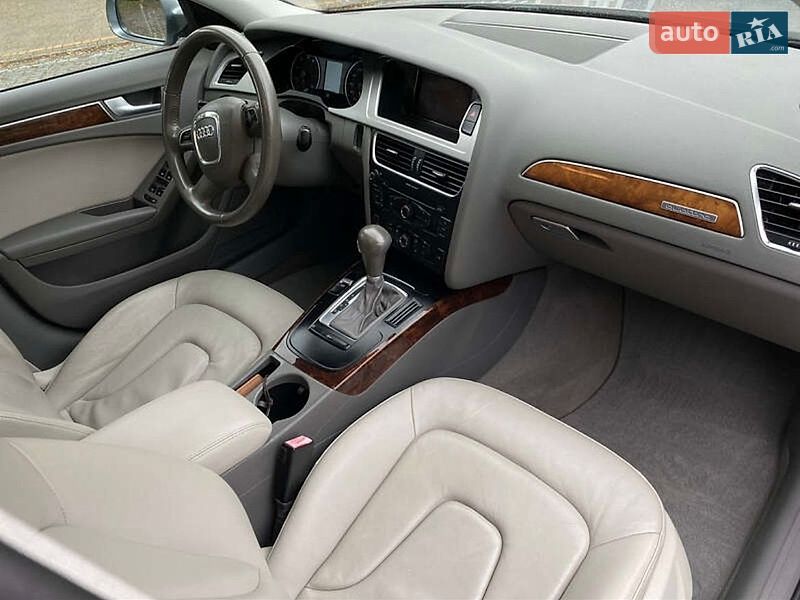 Седан Audi A4 2010 в Дрогобыче