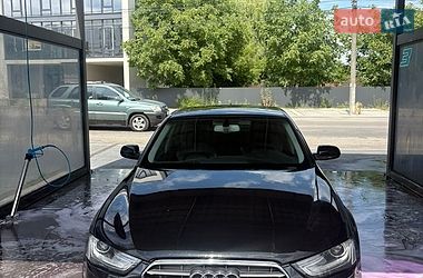 Седан Audi A4 2012 в Івано-Франківську