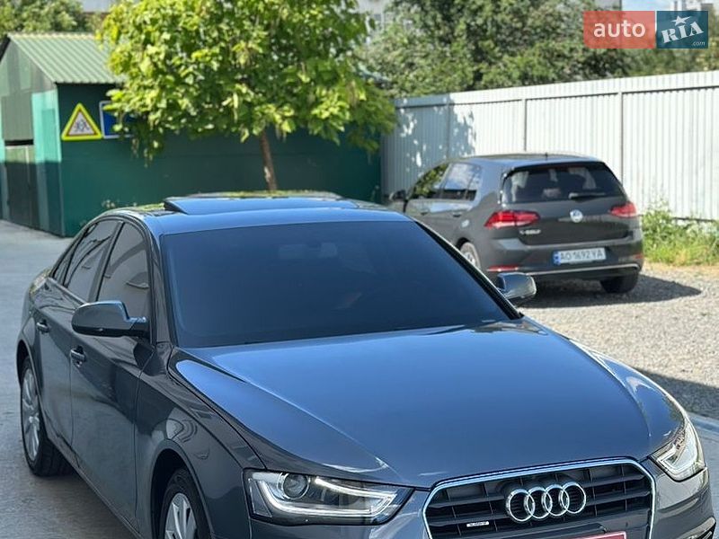 Седан Audi A4 2014 в Ужгороді