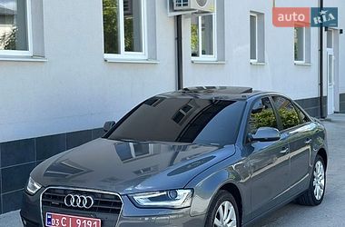 Седан Audi A4 2014 в Ужгороді
