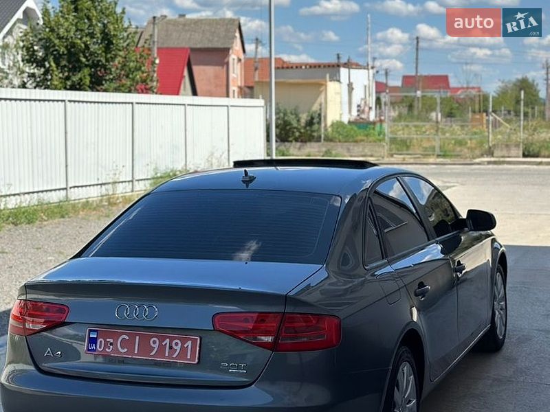 Седан Audi A4 2014 в Ужгороді