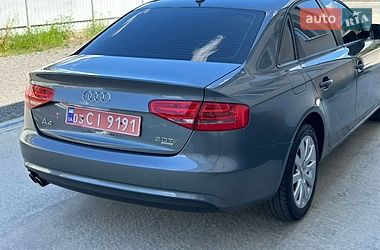 Седан Audi A4 2014 в Ужгороді