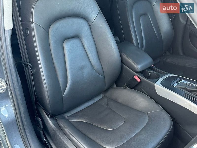 Седан Audi A4 2014 в Ужгороді