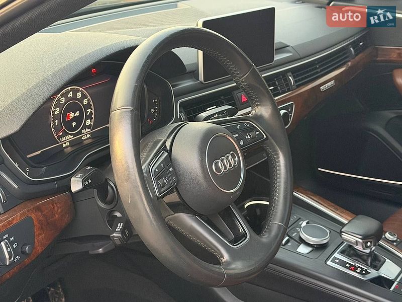 Седан Audi A4 2019 в Виннице