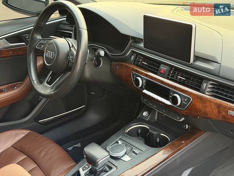Седан Audi A4 2019 в Виннице