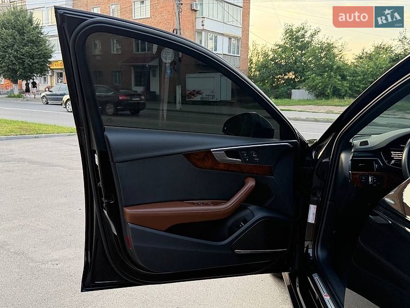 Седан Audi A4 2019 в Виннице