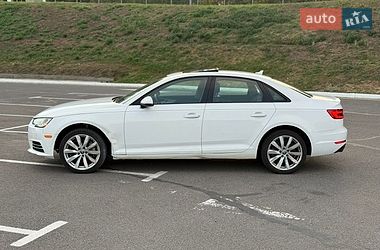 Седан Audi A4 2016 в Луцке