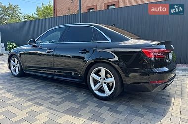 Седан Audi A4 2016 в Киеве
