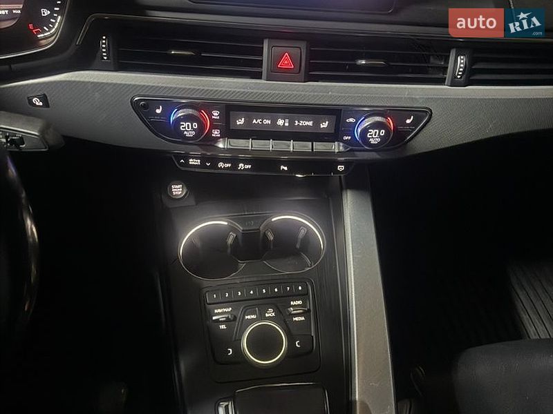 Седан Audi A4 2016 в Киеве