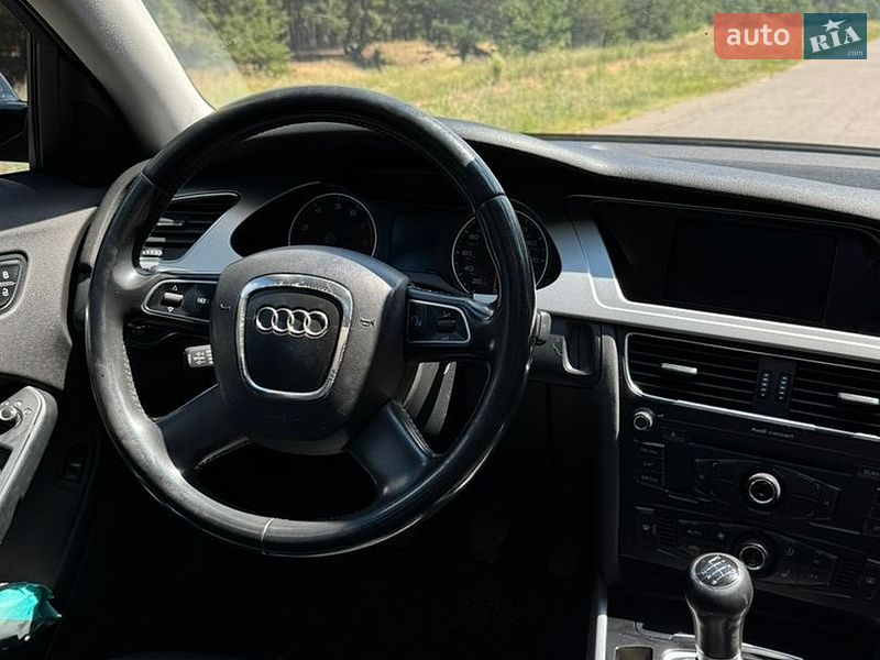 Седан Audi A4 2010 в Кременчуці