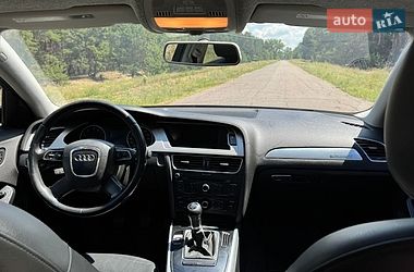 Седан Audi A4 2010 в Кременчуці