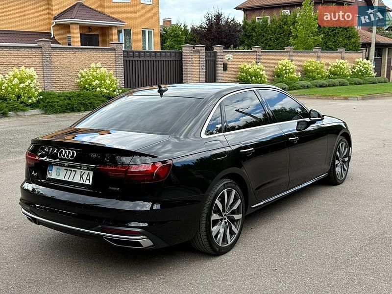 Седан Audi A4 2022 в Киеве