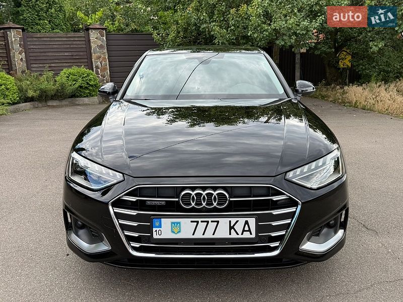 Седан Audi A4 2022 в Киеве