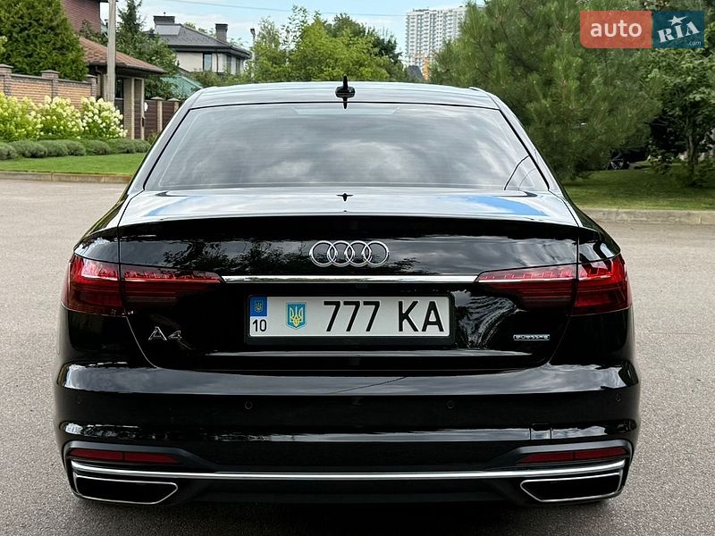 Седан Audi A4 2022 в Киеве