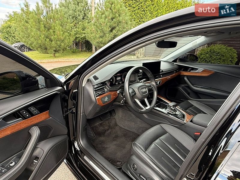 Седан Audi A4 2022 в Киеве