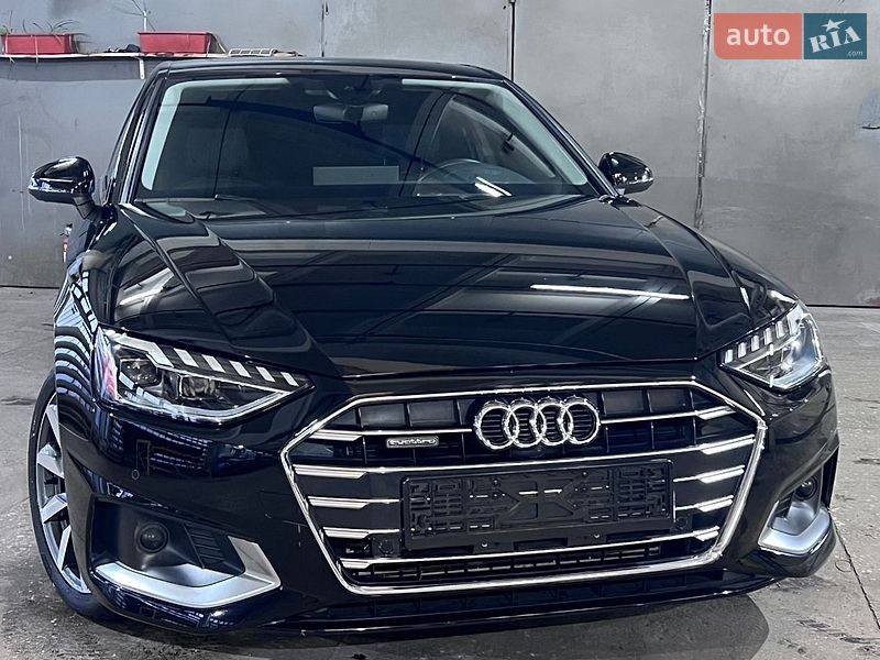 Седан Audi A4 2022 в Киеве