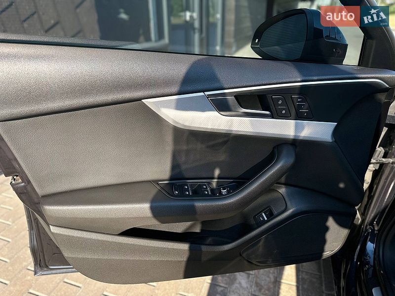 Седан Audi A4 2016 в Києві