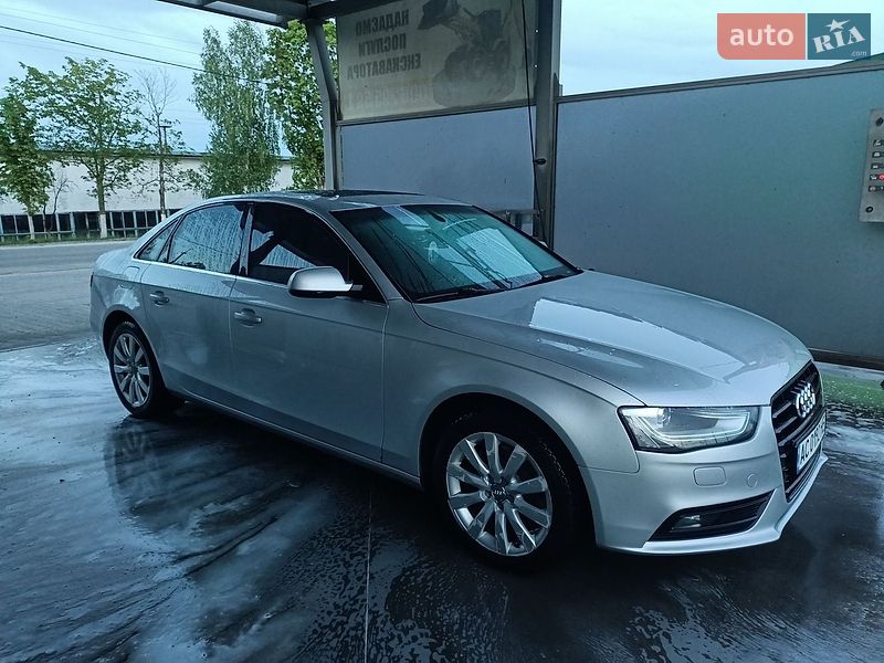 Седан Audi A4 2012 в Житомире